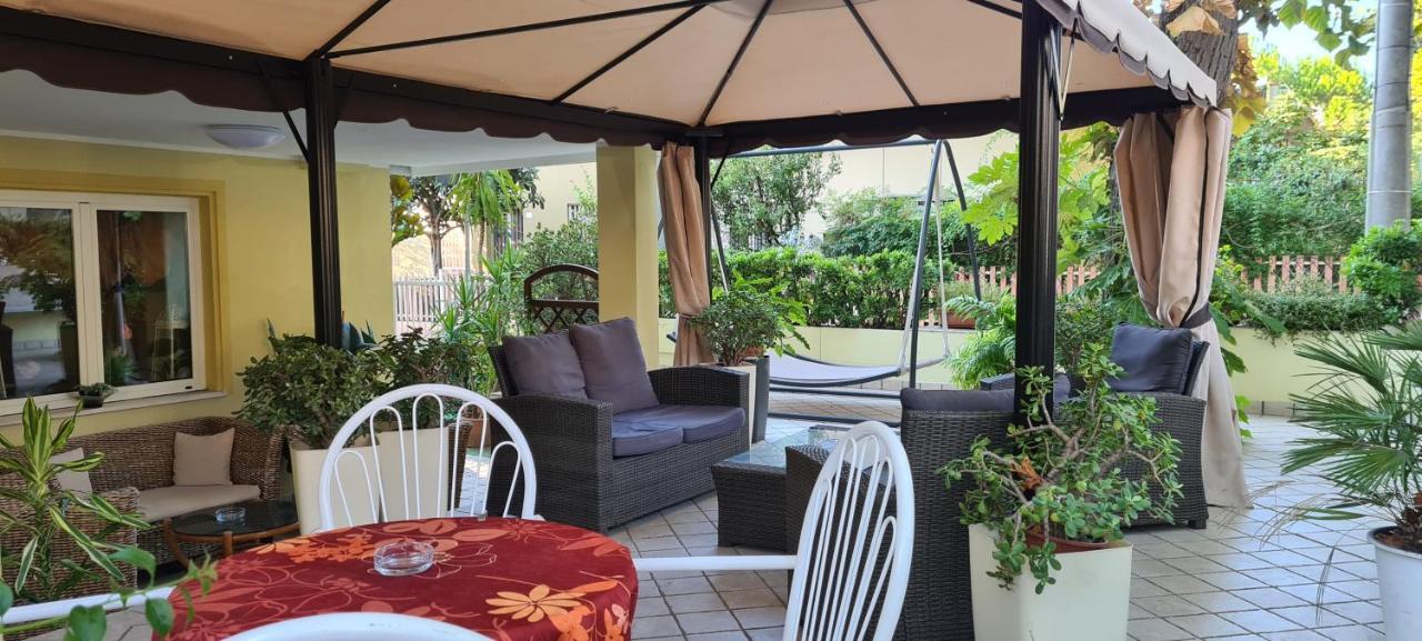 Hotel Beppe Rimini Exterior photo